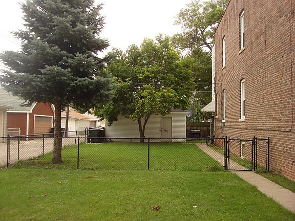 2nd image of 3043 N Sayre Ave