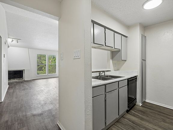 4th image of 6050 Melody Ln APT 202