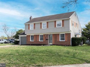 66 Longwood Dr, Stratford, NJ 08084