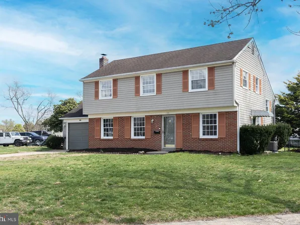 66 Longwood Dr, Stratford, NJ 08084