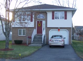 27 Yale St, Ludlow, MA 01056