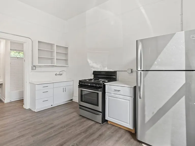 264 N 200 W — Photo 16