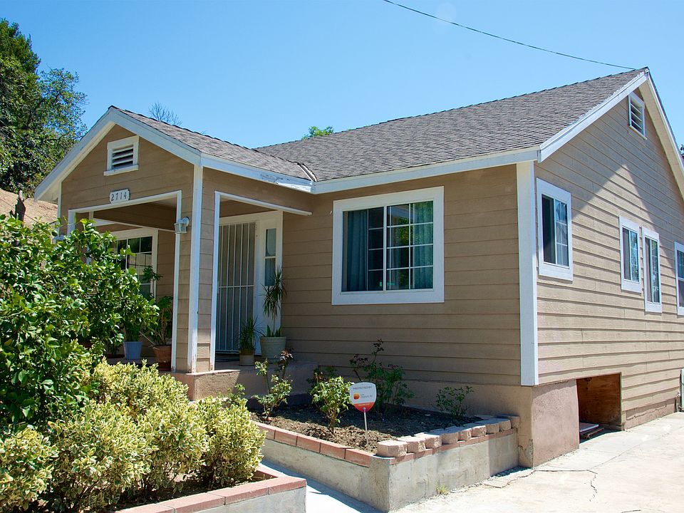 1st image of 2714 Crestmoore Pl