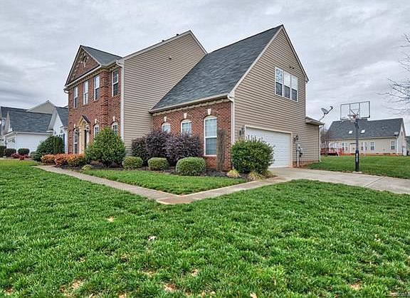 3rd image of 2591 Bethesda Oaks Dr