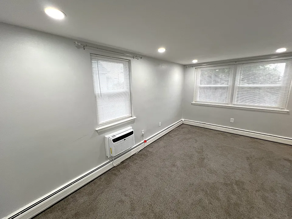 316 E Cheltenham Ave #2