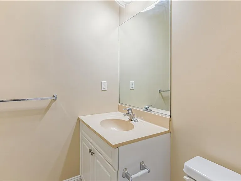 North Pointe Apartments — Photo 9