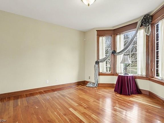 5th image of 1917 Nichole Cir