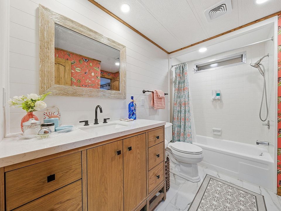 25th image of 115 Willow Way