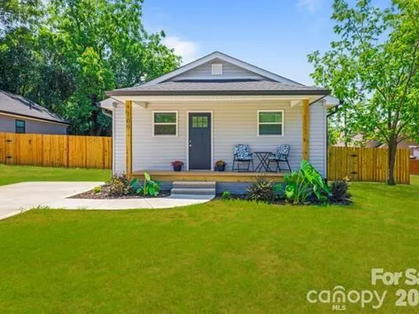 109 W Poplar St, Stanley, NC 28164