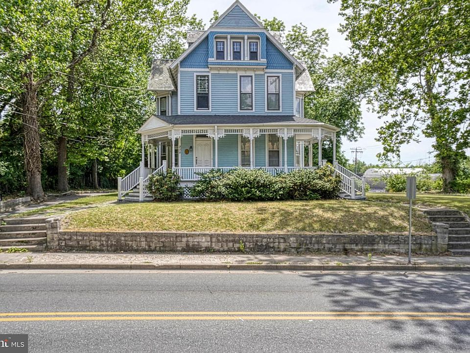 1st image of 208 W Isabella St