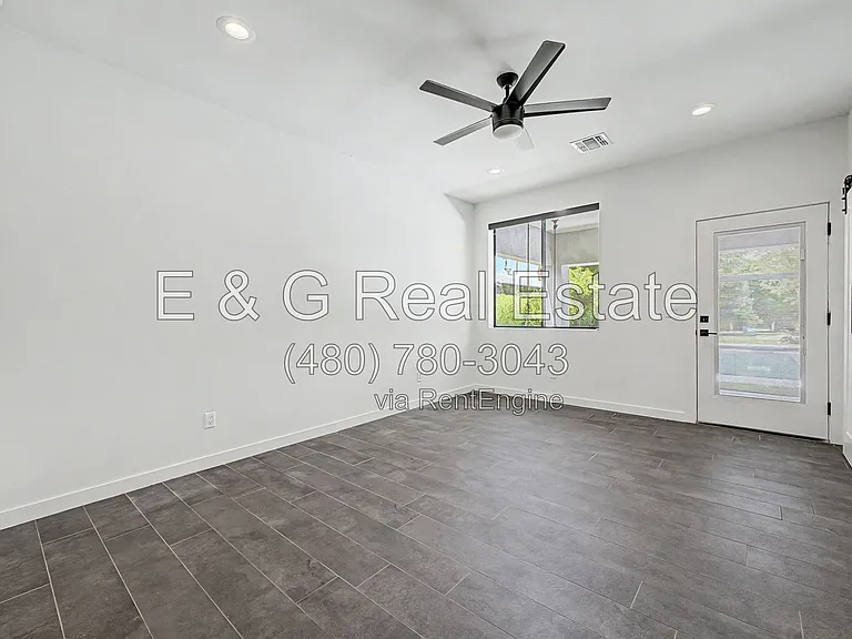 2312 E Curnow Dr — Photo 15