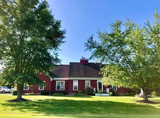 118 Cherrywood Dr, Amsterdam, NY 12010
