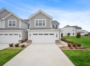 1906 Salt Springs Dr, Saline, MI 48176