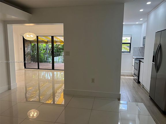 3rd image of 15400 Sharpecroft Dr #15400