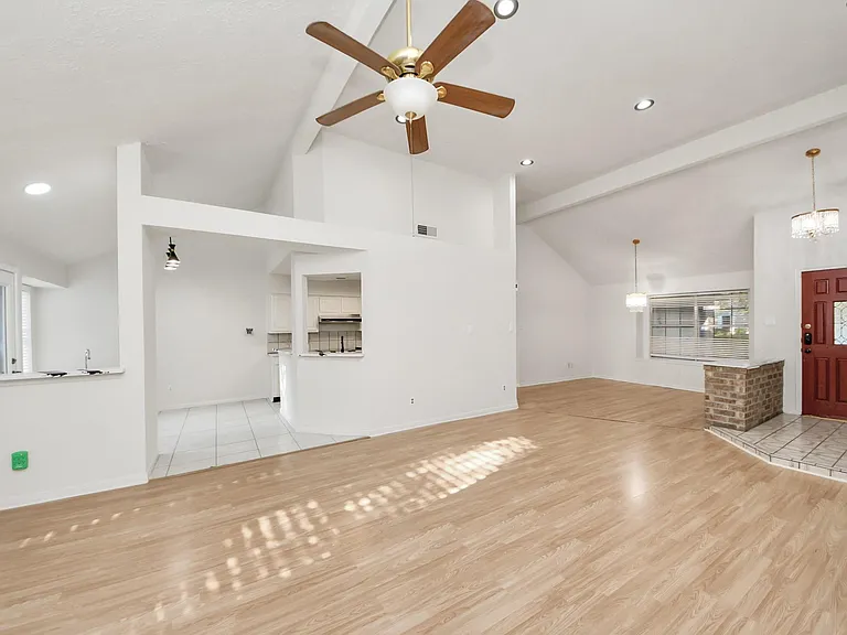 3611 Bee Bayou Ln — Photo 7