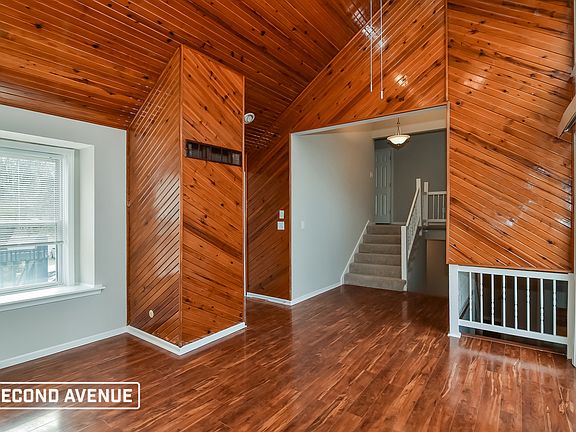 3rd image of 1804 NE Gatewood Dr