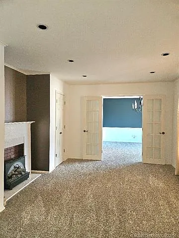 3 bed, 2.0 bath, 2022 sqft, $2,000 — Photo 4