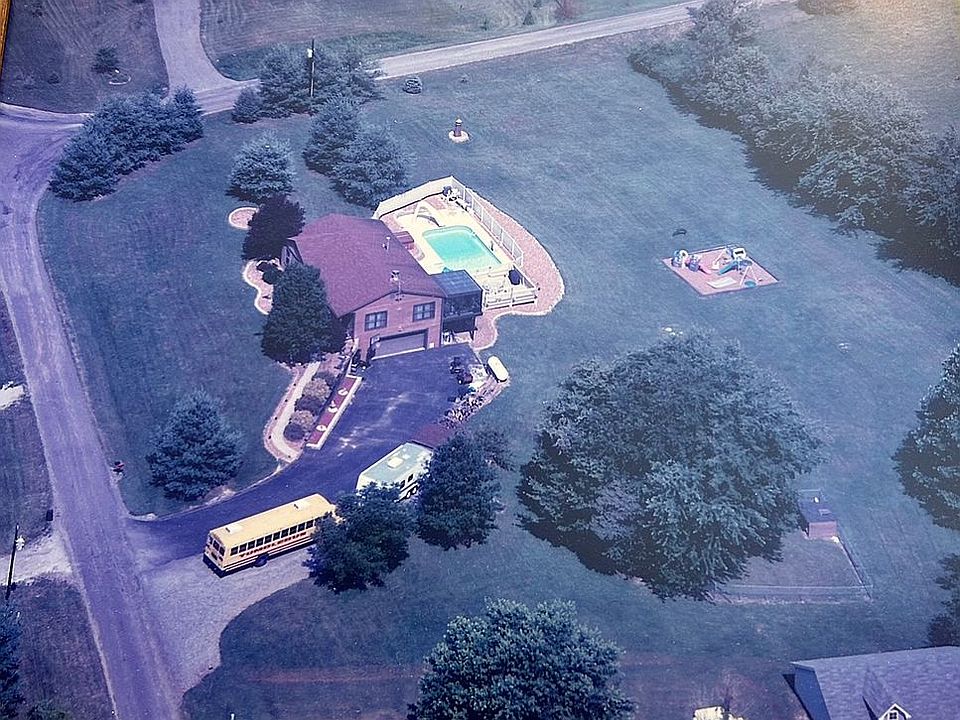 1st image of 8813 Rosewood Hills Dr
