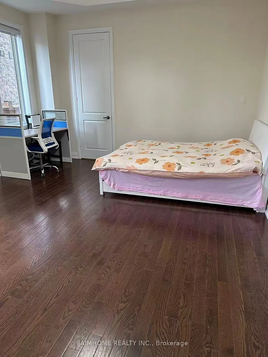 1385 Military Trl Room 1 photo 1