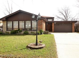 9425 Oliphant Ave, Morton Grove, IL 60053