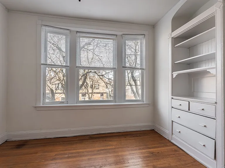 4352 N Winchester Ave — Photo 8
