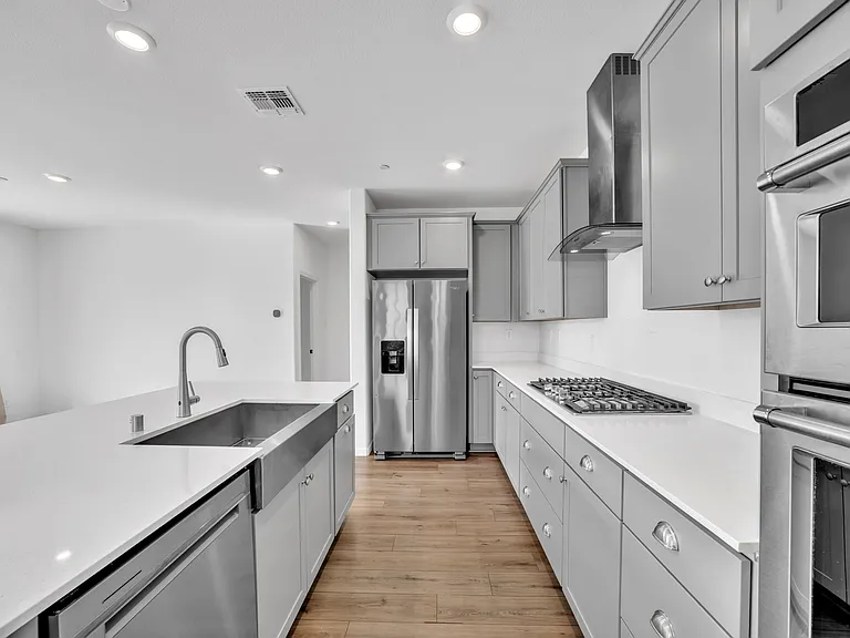 4562 Butterfly Ridge Dr — Photo 15