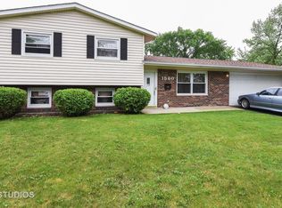 1580 Walnut Ave, Hanover Park, IL 60133