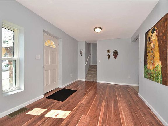 4th image of 117 Bernhardt Ave