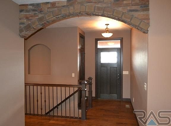 2nd image of 7201 S Grange Ave