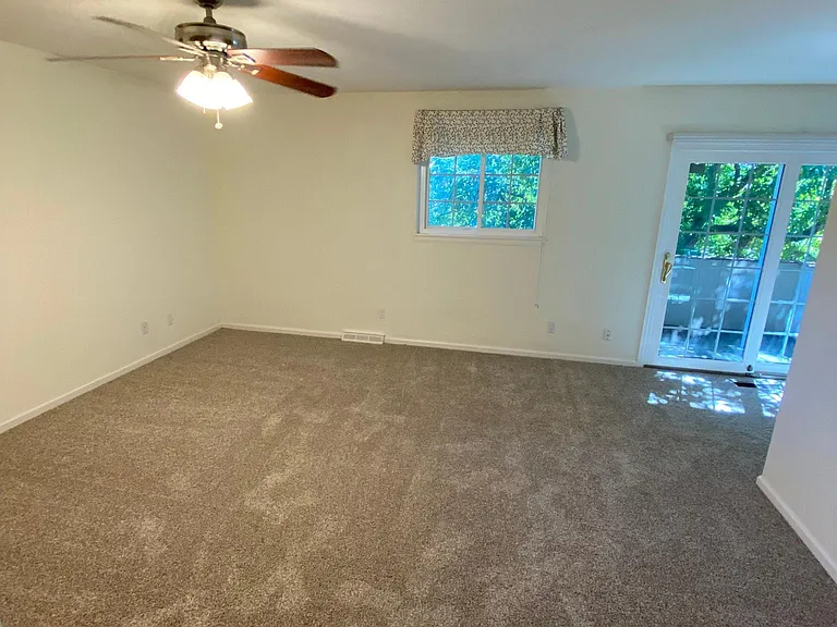 1535 Bradley Dr — Photo 31