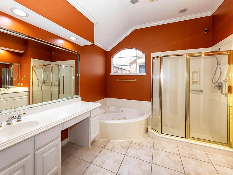 2435 Thorndon Park Ct — Photo 23