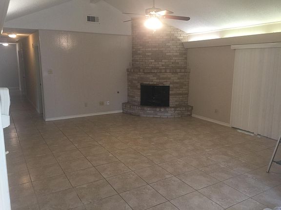 3rd image of 825 James St