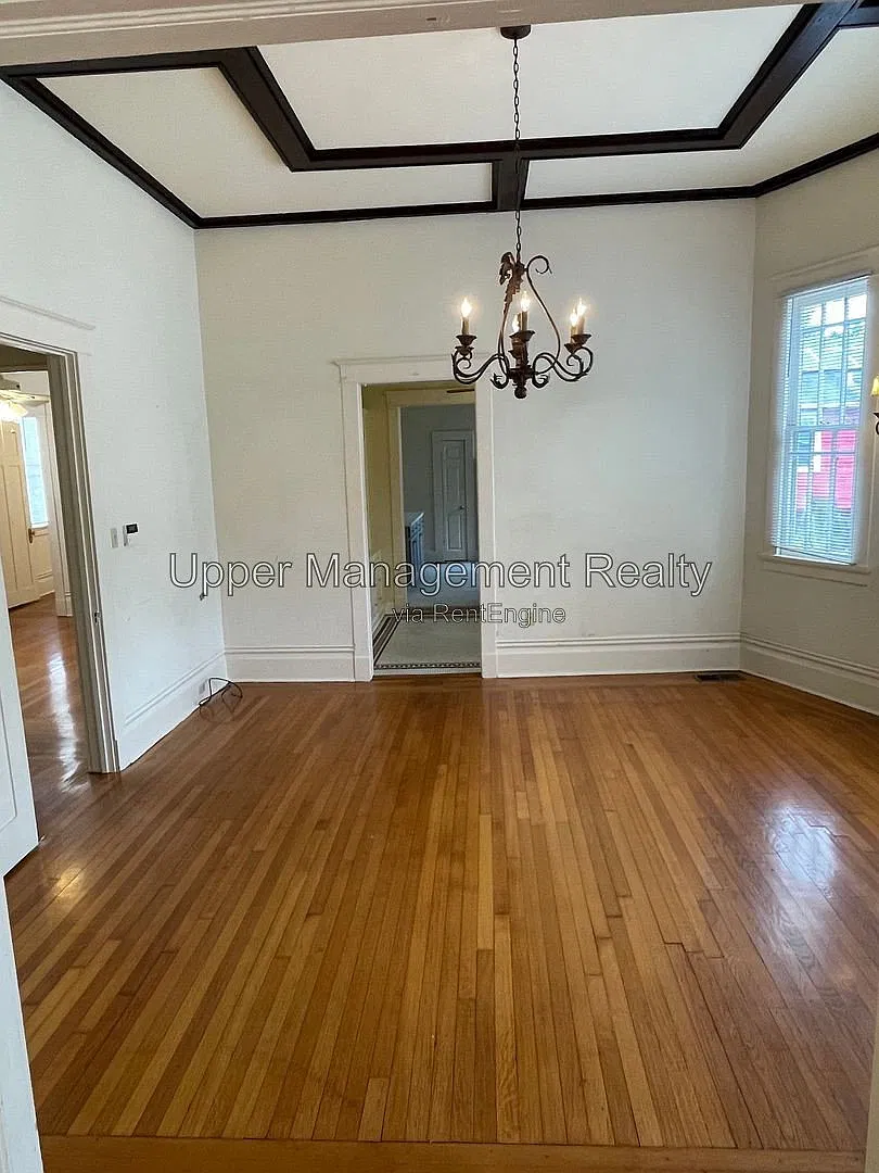 3 bed, 2.0 bath, 1600 sqft, $2,500 — Photo 4