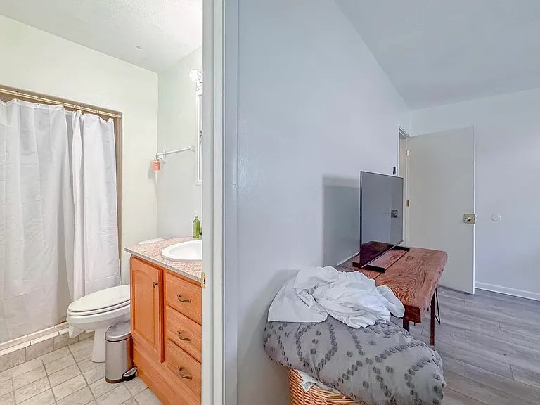 2034 Harriet Dr — Photo 17
