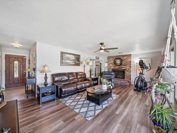 2912 Squire Ave, Redding, CA 96002