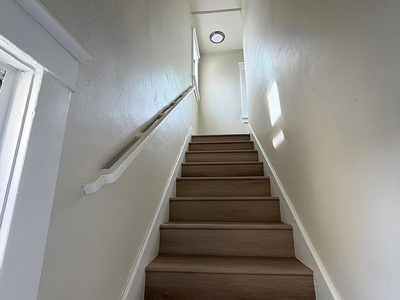 5th image of 4904 Hubbard St #49105