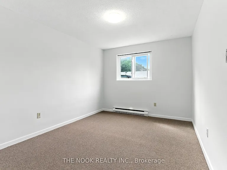 106 Cromwell Ave #21 — Photo 16
