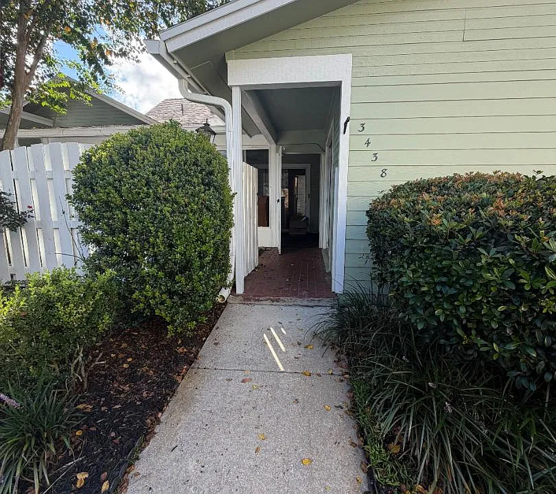 3438 NW 104th Way