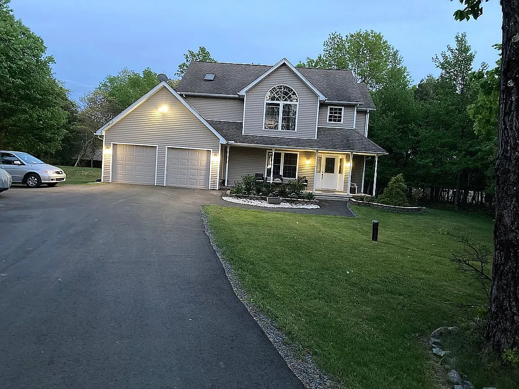 204 Maccauley Rd photo 1