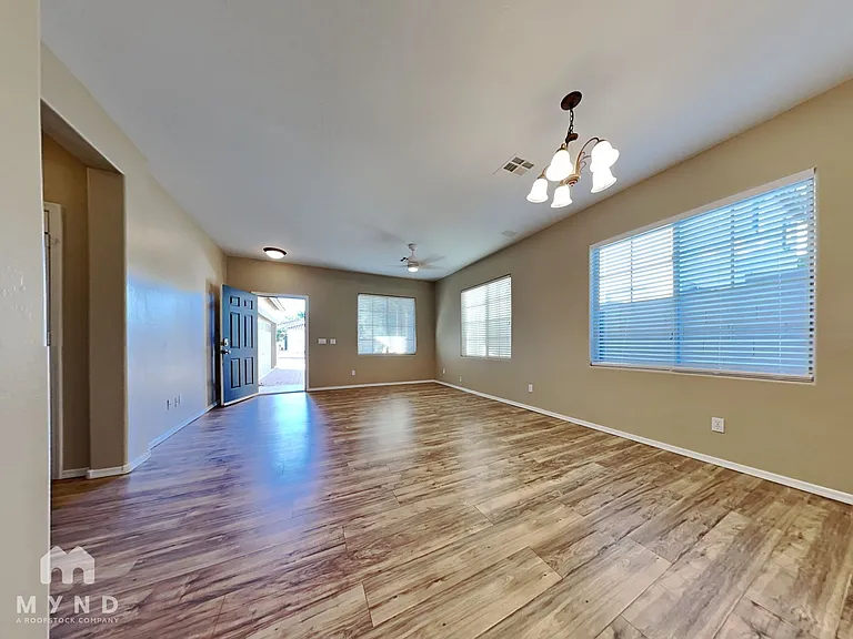 4532 E Harrison St — Photo 5