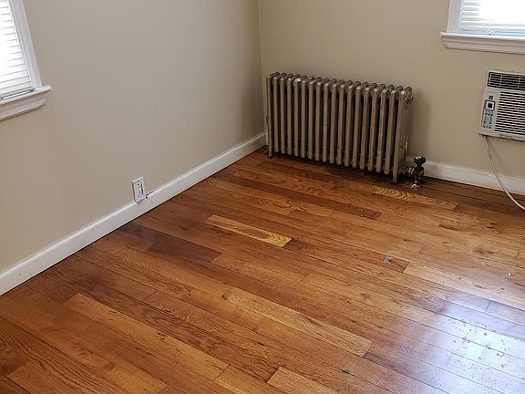 2nd image of 5633 135th St Floor 1