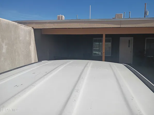 660 Wake Forest Ln, Socorro, TX 79928