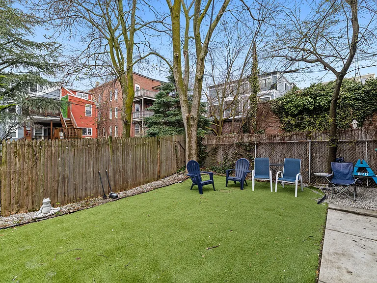 1 Norcross Pl #1 — Photo 2