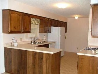 3rd image of 302 S 2nd St