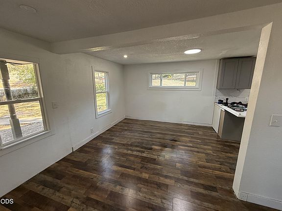 4th image of 278 E Main St