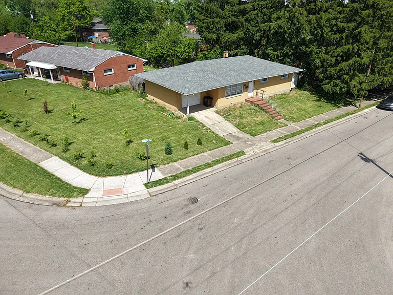 3101 Barbara Dr — Photo 2
