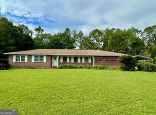 803 E Barnard St, Glennville, GA 30427