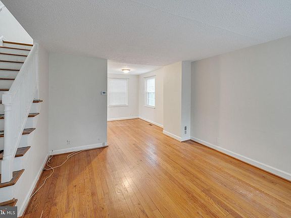 4th image of 2889 S Abingdon St