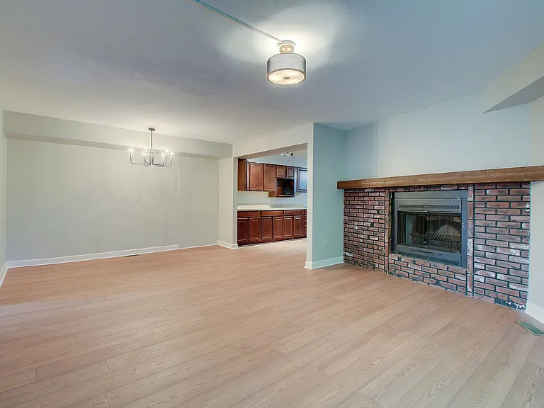 1655 Southbend Dr — Photo 10