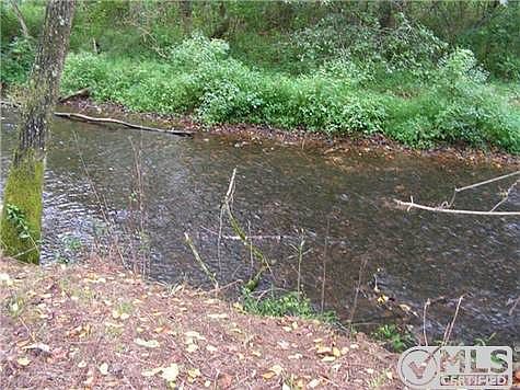 2nd image of 240 Bond Rd